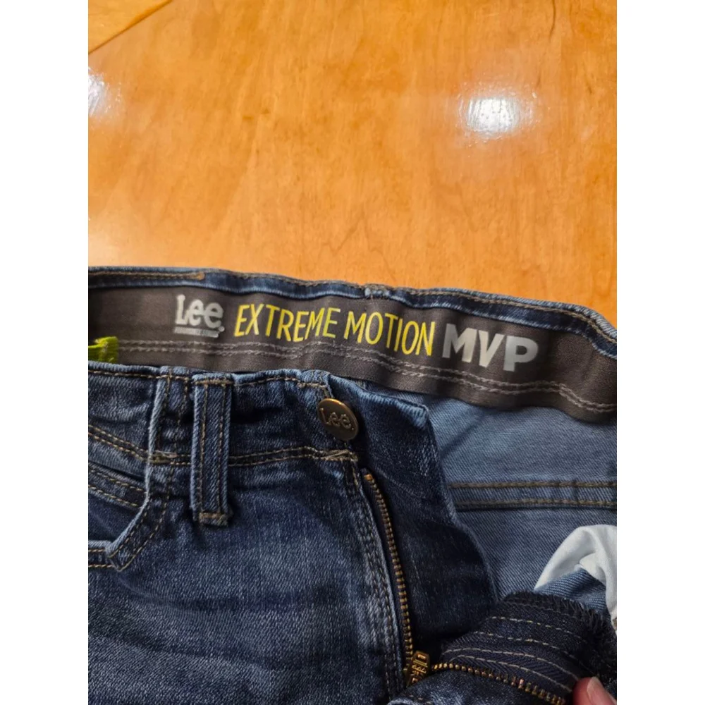 Boys Extreme Motion Lee Jeans Size 10 Regular